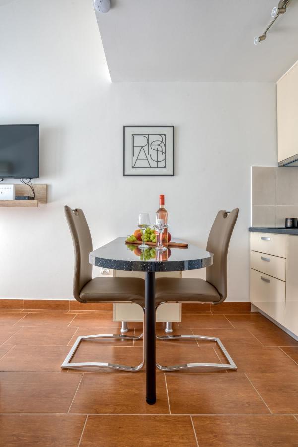 Apartment Elegant โกตอร์ ภายนอก รูปภาพ